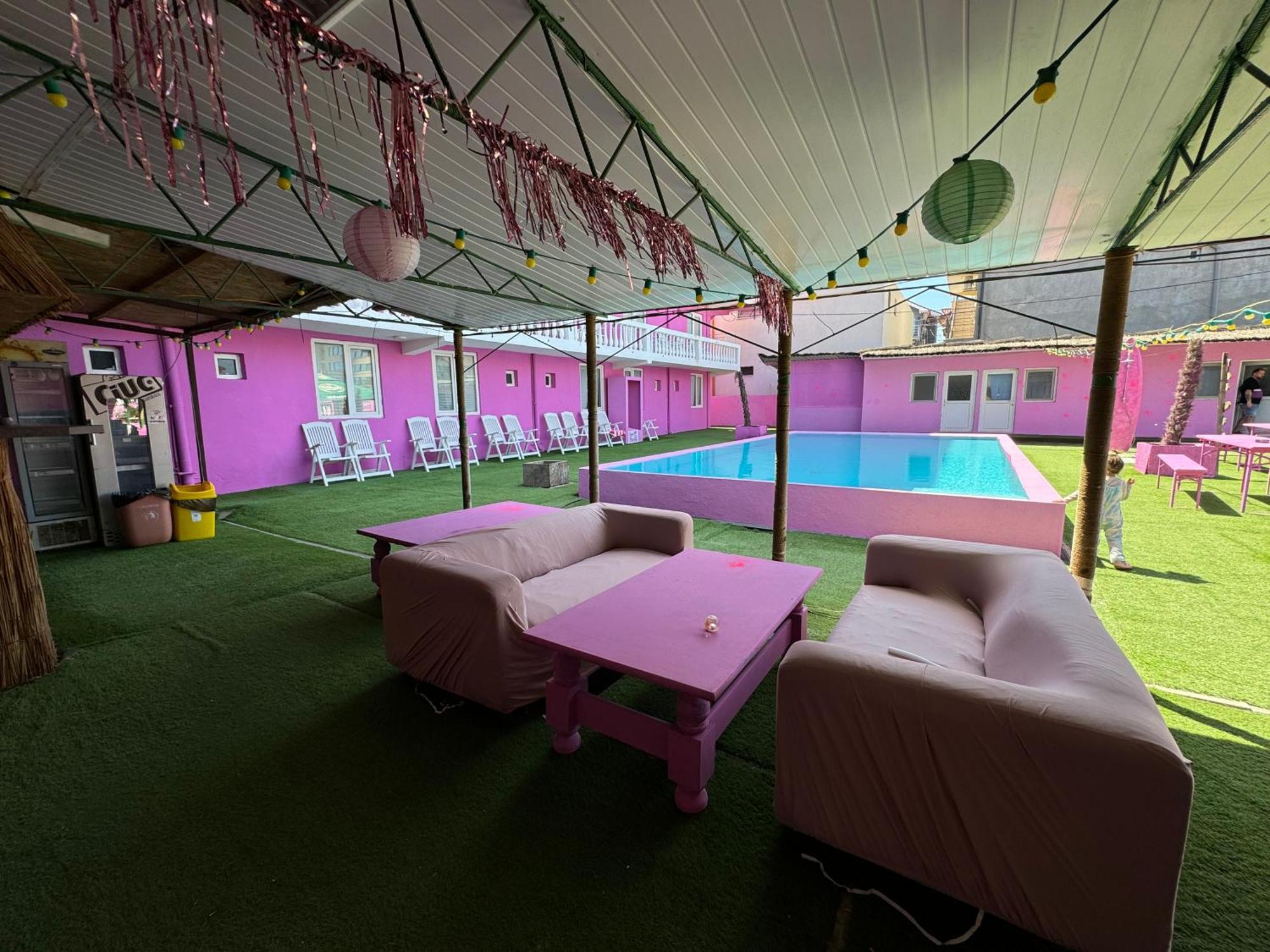 Casa Barbie Costinesti Hostel Exterior photo
